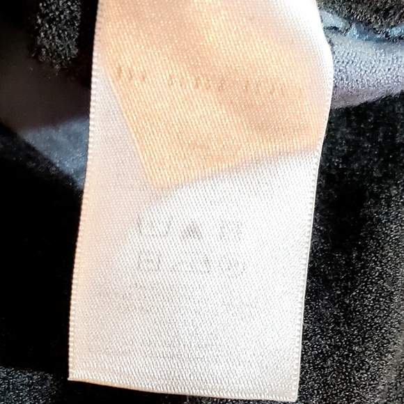 BURBERRY TURTLENECK SWEATER. WOMENS Sz:M MADE IN ITALY. LIKE NEW! DIAMOND/STRIPE - Picture 9 of 11